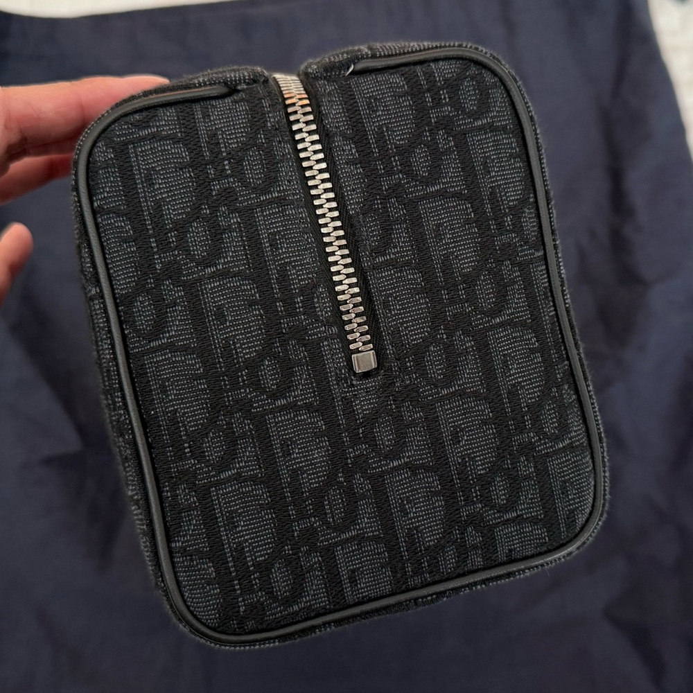 DIOR TOILETRY BAG - Picture 5 of 8